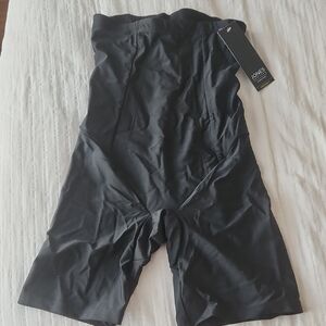 Jones New York Hi-Waist Thigh Slimmer M